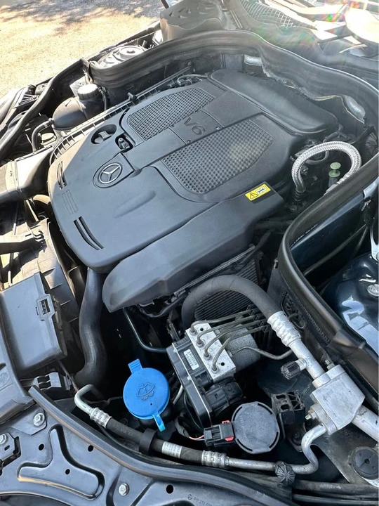 2013 Mercedes-Benz W212 E-Class - Image 6 of 8