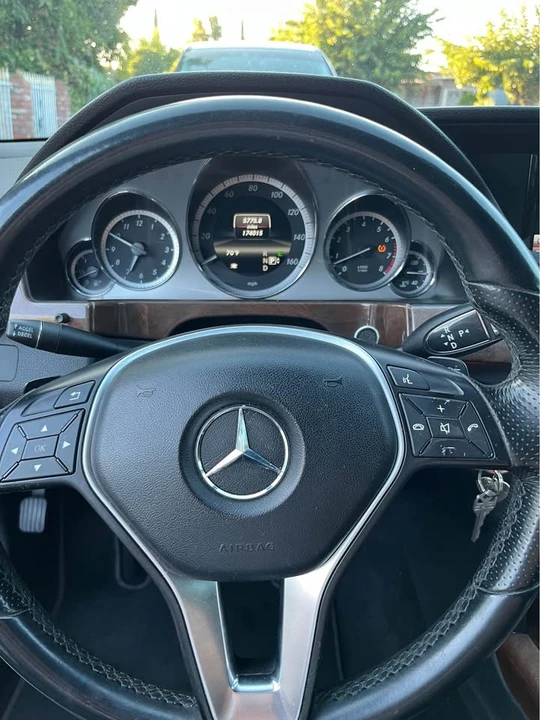 2013 Mercedes-Benz W212 E-Class - Image 7 of 12