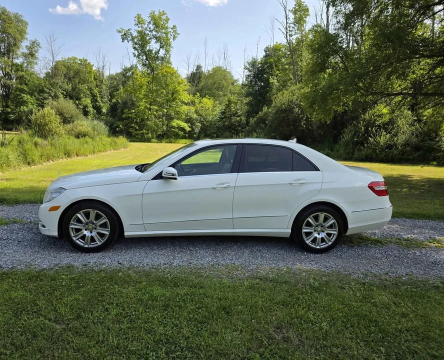 2013 Mercedes-Benz W212 E-Class - Image 2 of 20