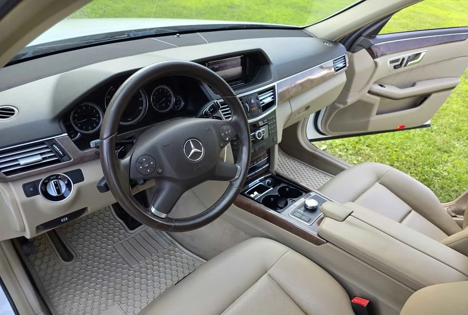 2013 Mercedes-Benz W212 E-Class - Image 10 of 20