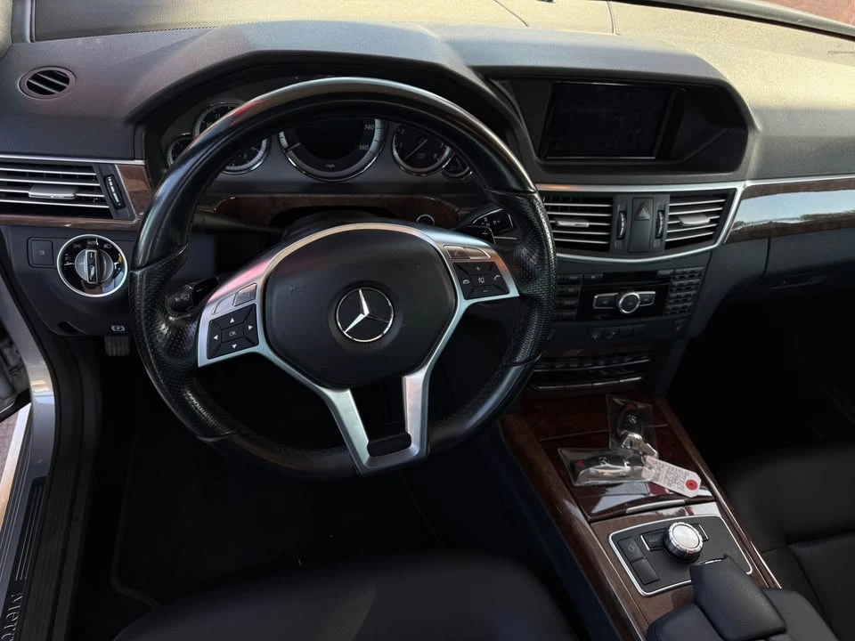 2013 Mercedes-Benz W212 E-Class - Image 12 of 17