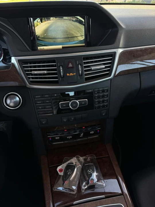 2013 Mercedes-Benz W212 E-Class - Image 6 of 17