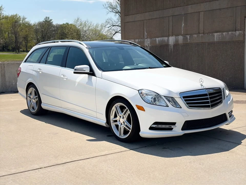 2013 Mercedes-Benz W212 E-Class - Image 2 of 20