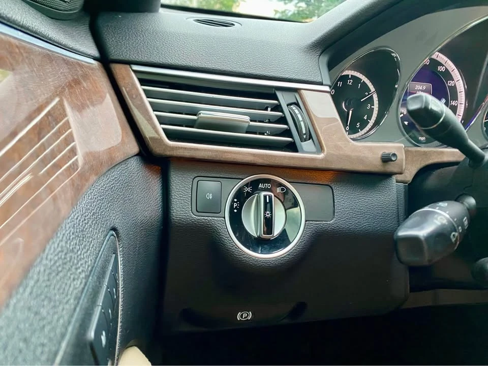 2013 Mercedes-Benz W212 E-Class - Image 15 of 19