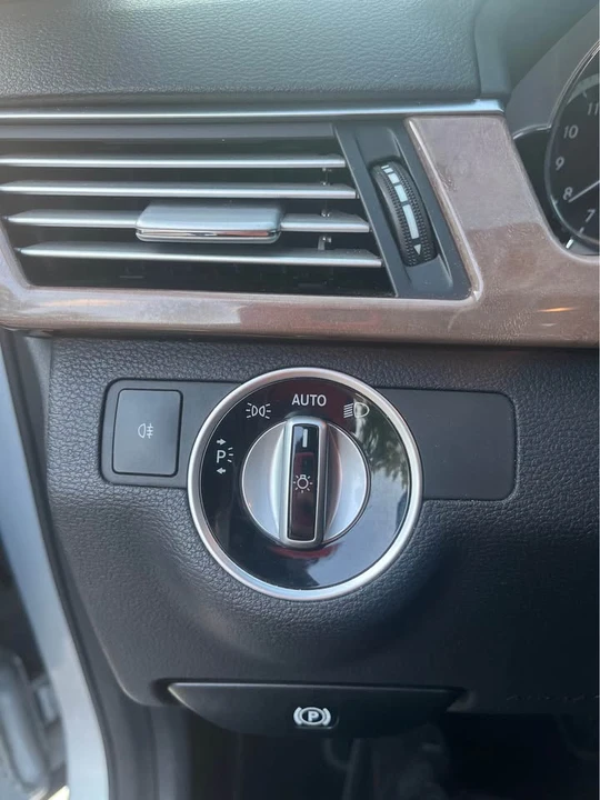 2013 Mercedes-Benz W212 E-Class - Image 12 of 12