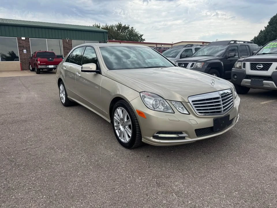 2013 Mercedes-Benz W212 E-Class - Image 2 of 19