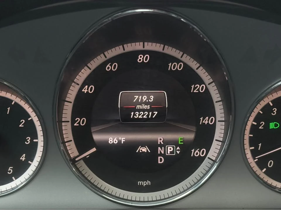 2013 Mercedes-Benz W212 E-Class - Image 9 of 20