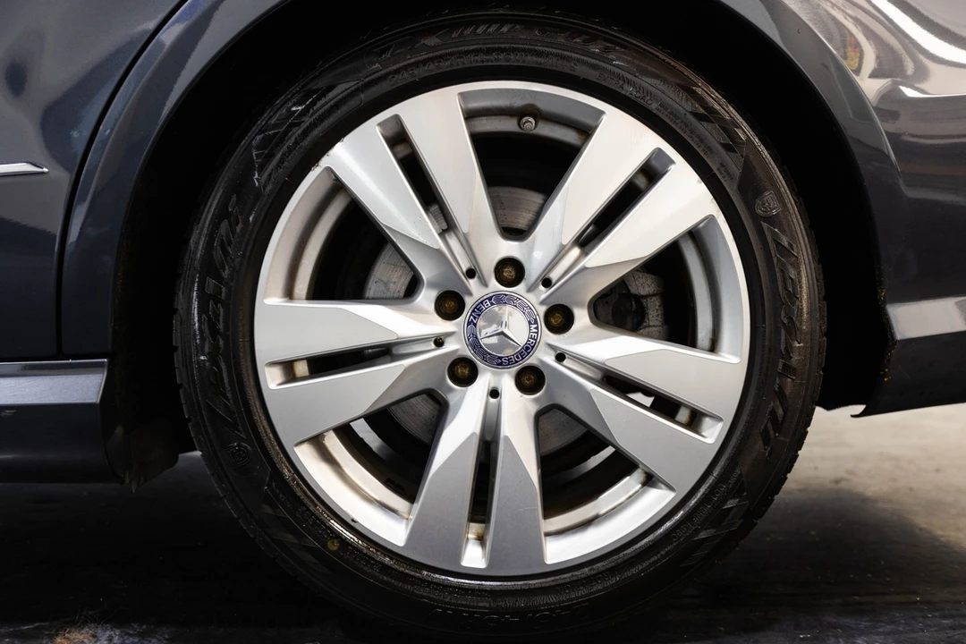 2013 Mercedes-Benz W212 E-Class - Image 9 of 12