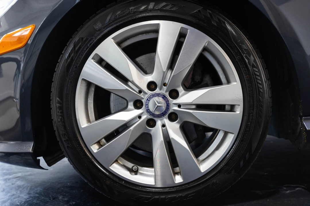 2013 Mercedes-Benz W212 E-Class - Image 5 of 12