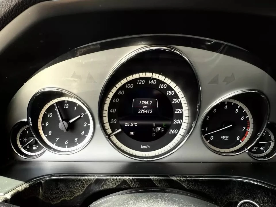 2013 Mercedes-Benz W212 E-Class - Image 9 of 20