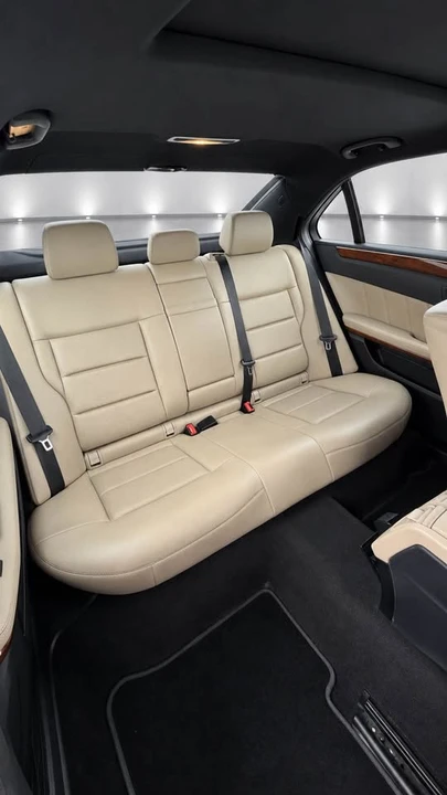 2013 Mercedes-Benz W212 E-Class - Image 10 of 20