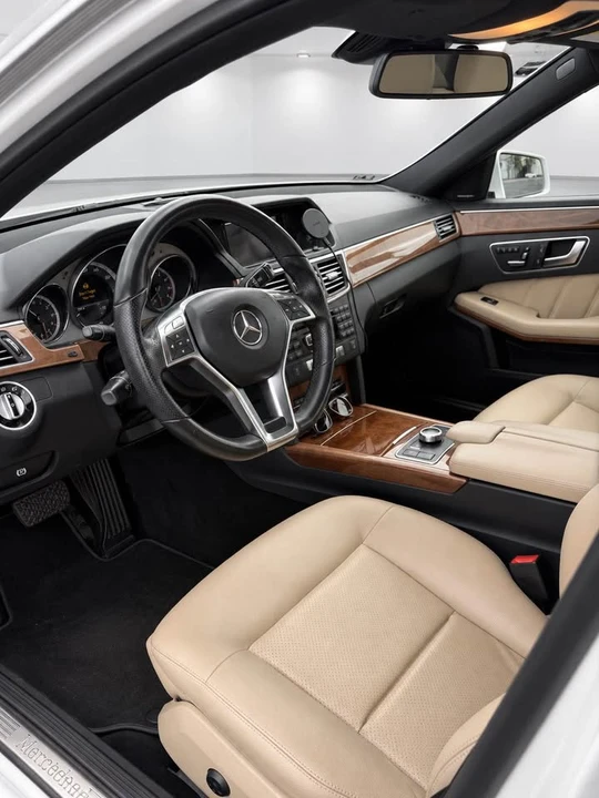 2013 Mercedes-Benz W212 E-Class - Image 7 of 20