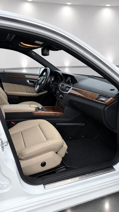 2013 Mercedes-Benz W212 E-Class - Image 9 of 20