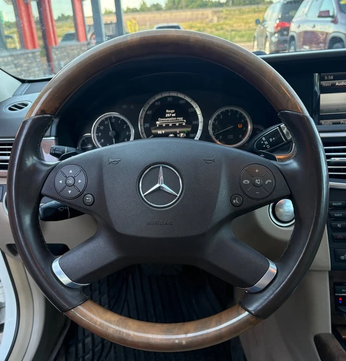 2013 Mercedes-Benz W212 E-Class - Image 13 of 18