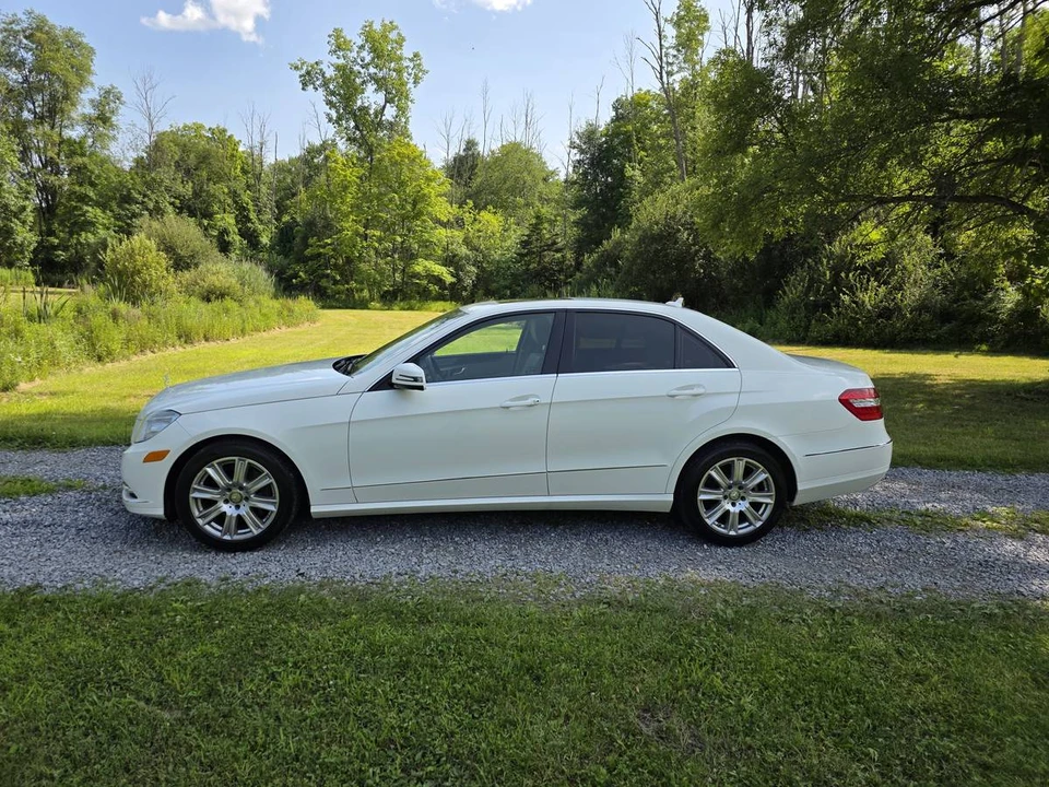 2013 Mercedes-Benz W212 E-Class - Image 2 of 20