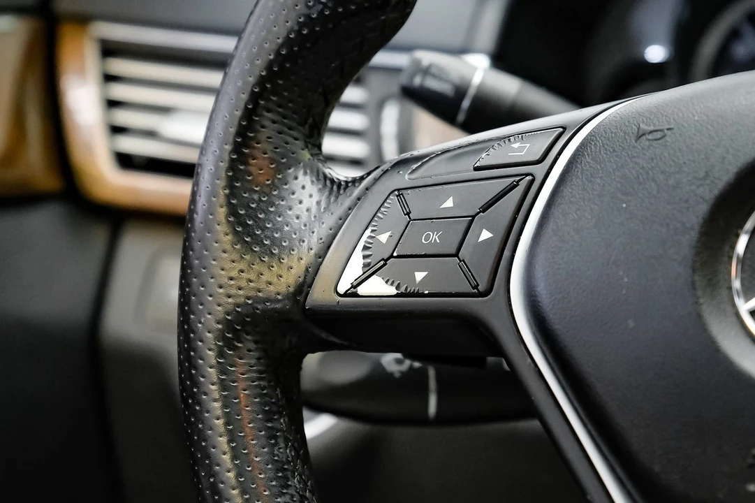 2013 Mercedes-Benz W212 E-Class - Image 19 of 21