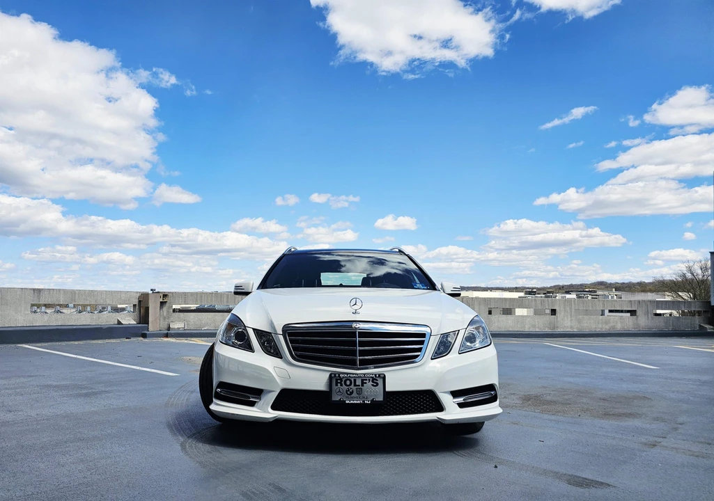 2013 Mercedes-Benz W212 E-Class - Image 2 of 21
