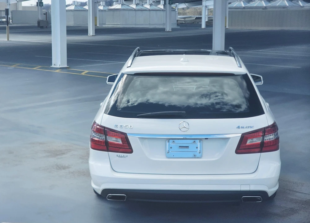 2013 Mercedes-Benz W212 E-Class - Image 13 of 21