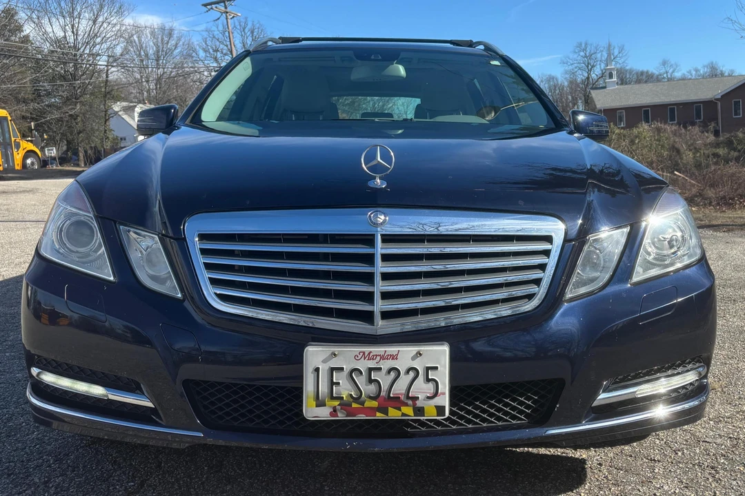 2013 Mercedes-Benz W212 E-Class - Image 2 of 31