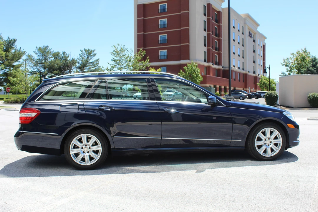 2013 Mercedes-Benz W212 E-Class - Image 3 of 31