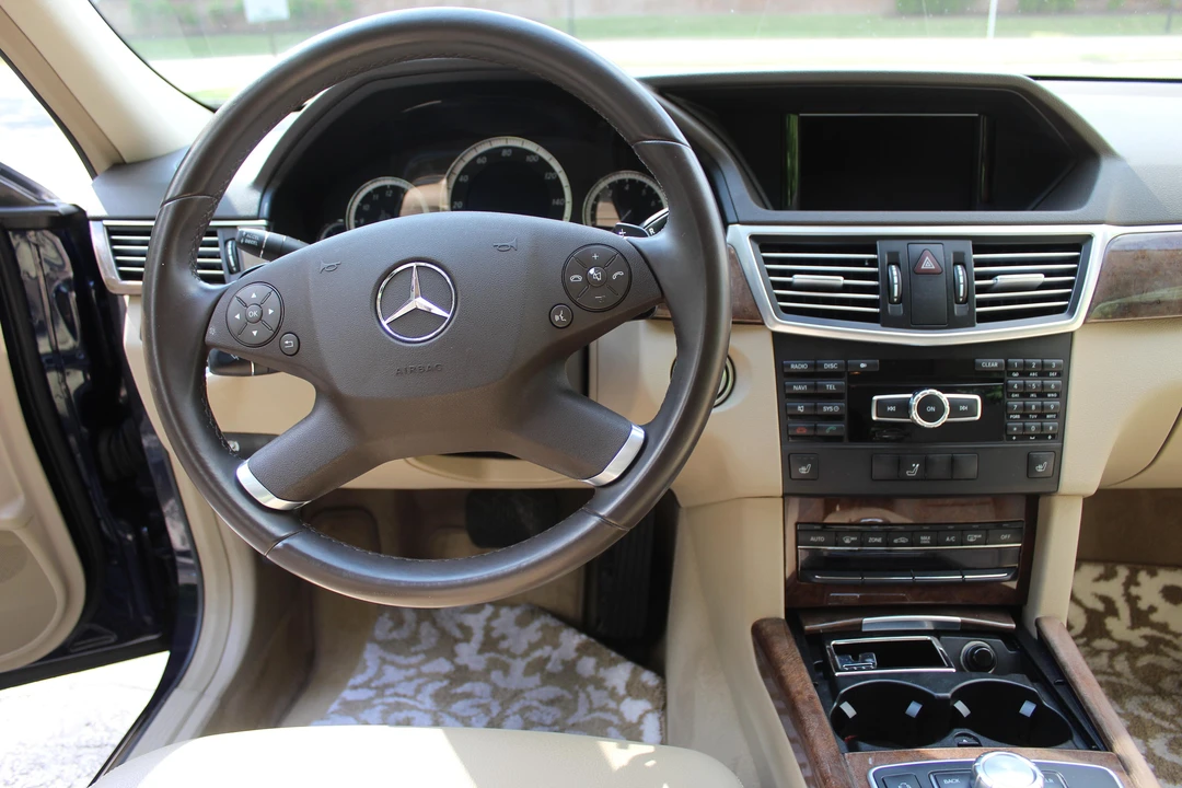 2013 Mercedes-Benz W212 E-Class - Image 26 of 31