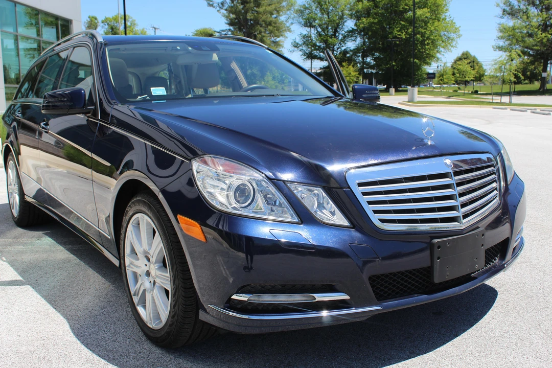 2013 Mercedes-Benz W212 E-Class - Image 8 of 31