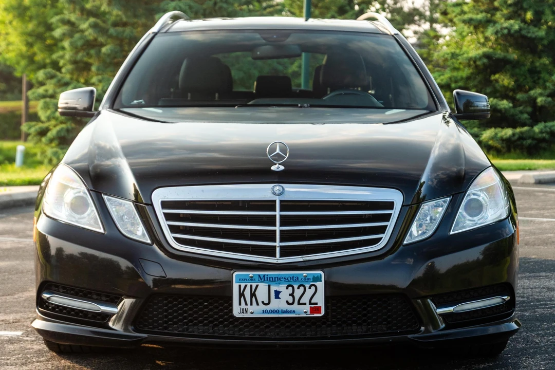 2013 Mercedes-Benz W212 E-Class - Image 2 of 31