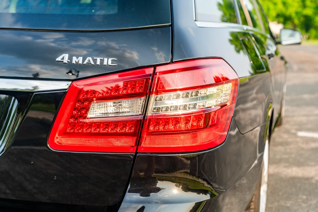 2013 Mercedes-Benz W212 E-Class - Image 15 of 31