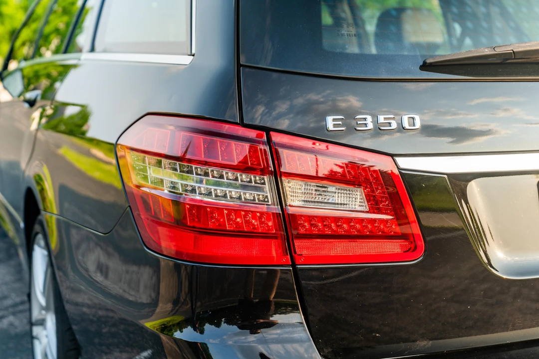 2013 Mercedes-Benz W212 E-Class - Image 11 of 31