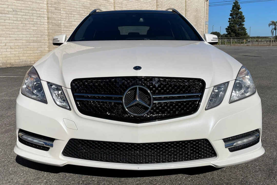 2013 Mercedes-Benz W212 E-Class - Image 2 of 31