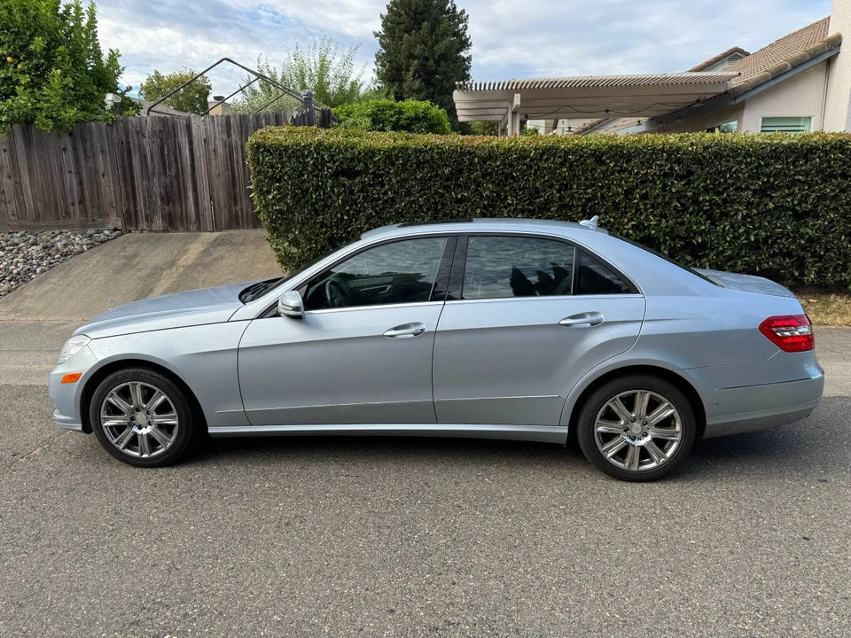 2013 Mercedes-Benz W212 E-Class - Image 2 of 11