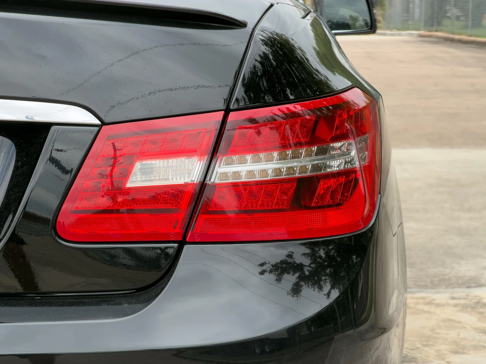 2013 Mercedes-Benz C207/A207 E-Class Coupe & Convertible - Image 24 of 31