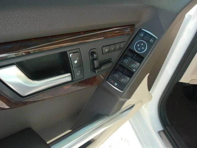 2013 Mercedes-Benz GLK-Class - Image 11 of 21