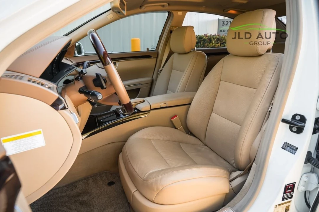 2013 Mercedes-Benz W221 S-Class - Image 8 of 21
