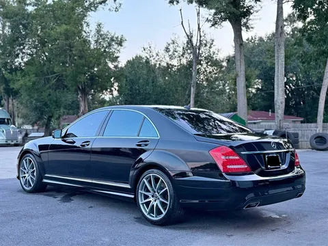 2013 Mercedes-Benz S-Class S 550 Sedan 4D