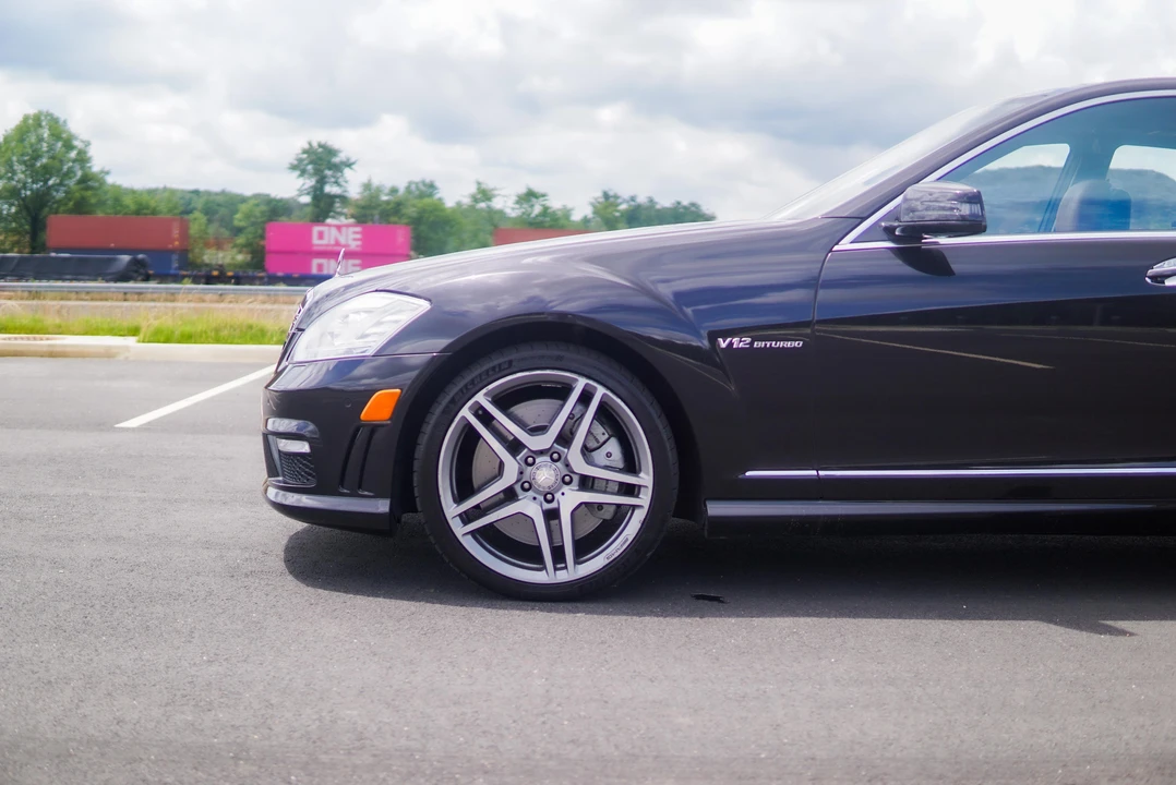 2013 Mercedes-Benz W221 S 63 & S 65 AMG - Image 13 of 27