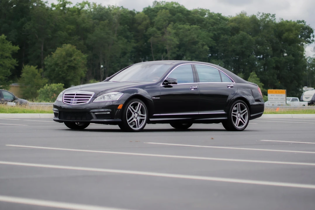 2013 Mercedes-Benz W221 S 63 & S 65 AMG - Image 11 of 27