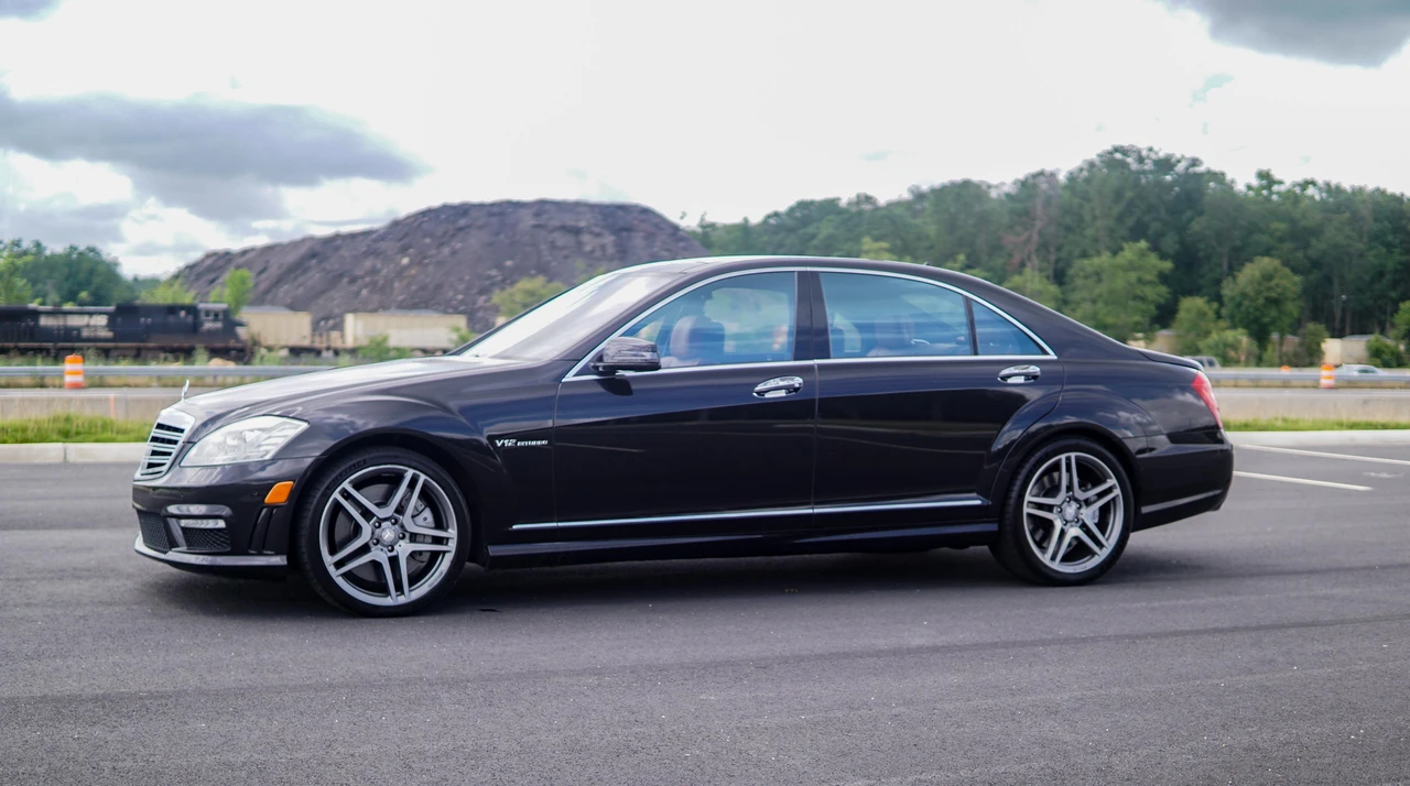 2013 Mercedes-Benz W221 S 63 & S 65 AMG - Image 12 of 27