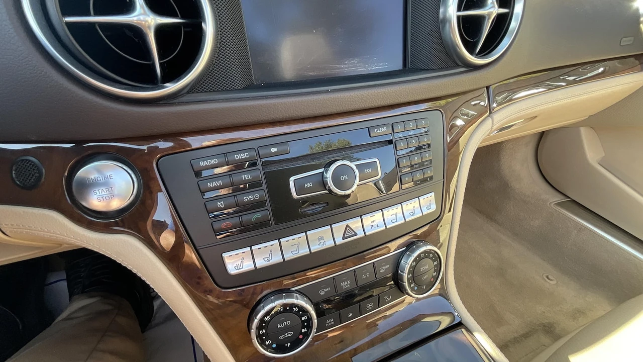 2013 Mercedes-Benz R231 SL-Class - Image 9 of 15