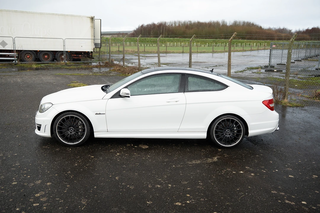2013 Mercedes-Benz W204 C 63 AMG - Image 12 of 31