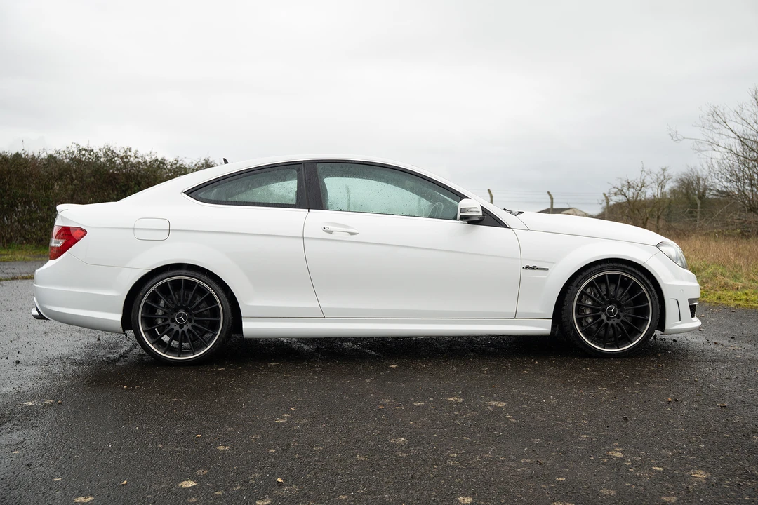 2013 Mercedes-Benz W204 C 63 AMG - Image 8 of 31