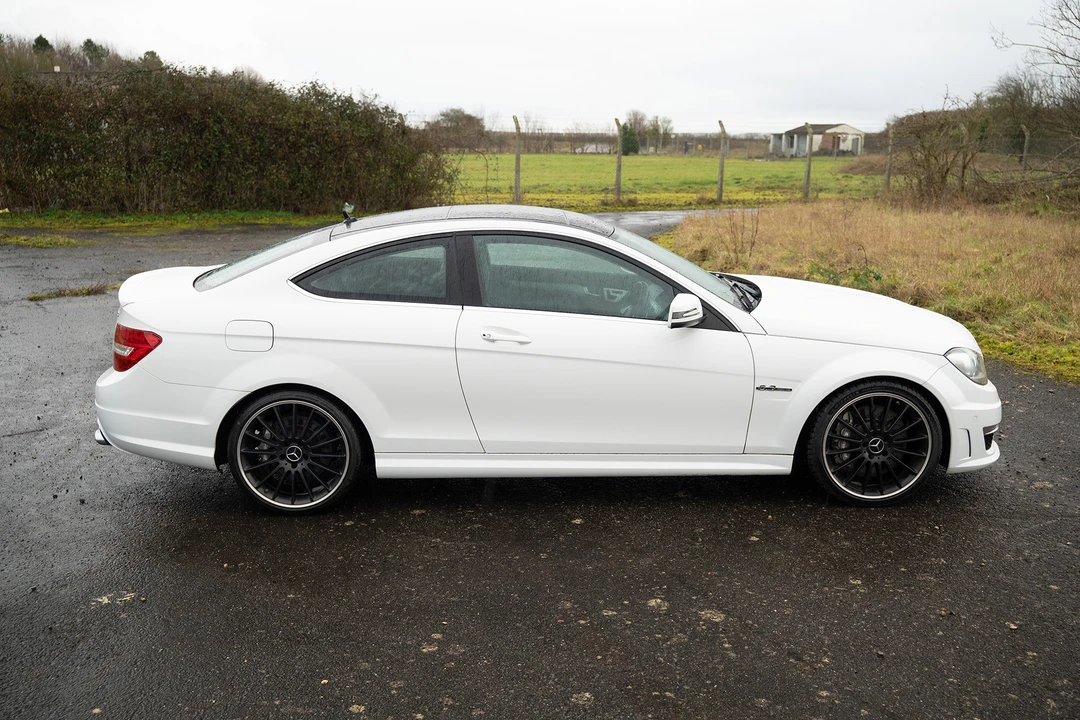 2013 Mercedes-Benz W204 C 63 AMG - Image 15 of 31