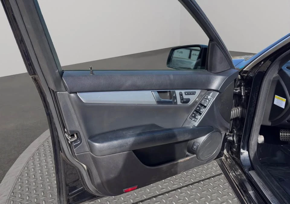 2013 Mercedes-Benz W204 C-Class - Image 11 of 19