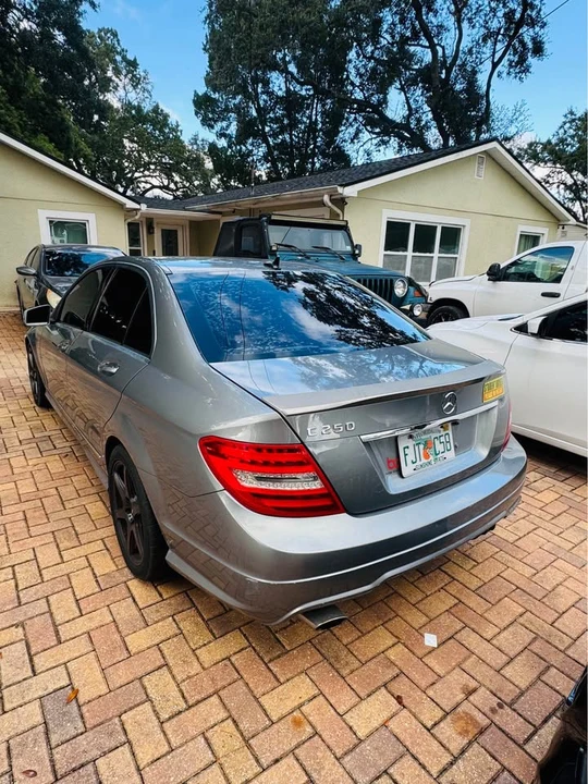 2013 Mercedes-Benz W204 C-Class - Image 2 of 3