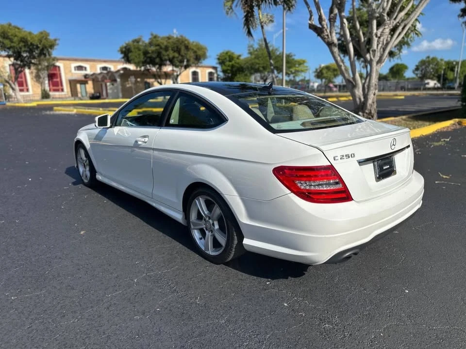 2013 Mercedes-Benz W204 C-Class - Image 15 of 16