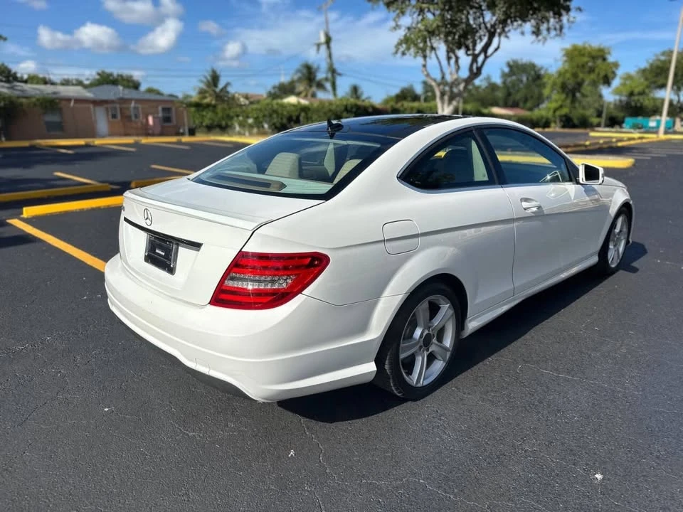 2013 Mercedes-Benz W204 C-Class - Image 12 of 16