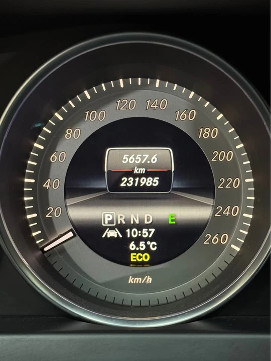 2013 Mercedes-Benz W204 C-Class - Image 7 of 10