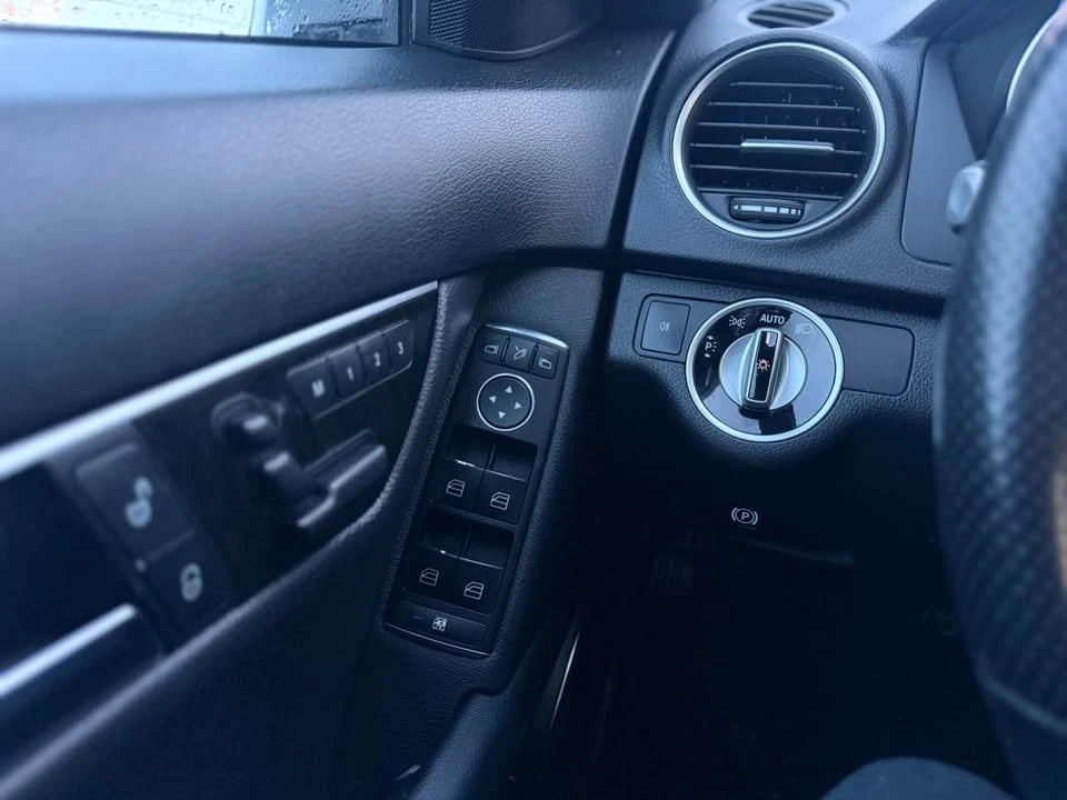 2013 Mercedes-Benz W204 C-Class - Image 11 of 15