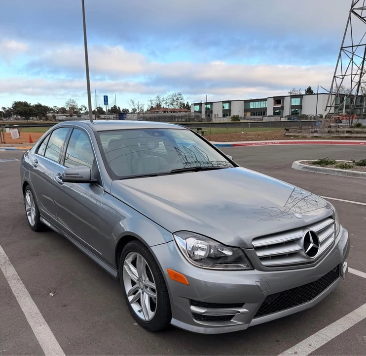 2013 Mercedes-Benz W204 C-Class - Image 2 of 18