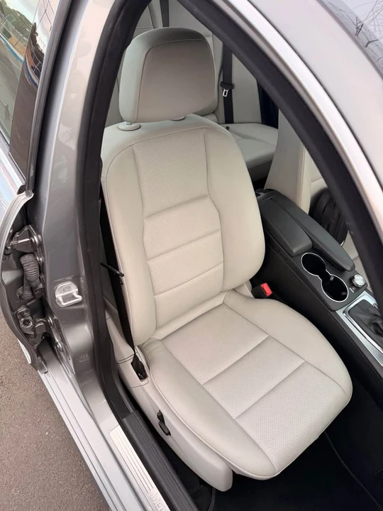 2013 Mercedes-Benz W204 C-Class - Image 11 of 18